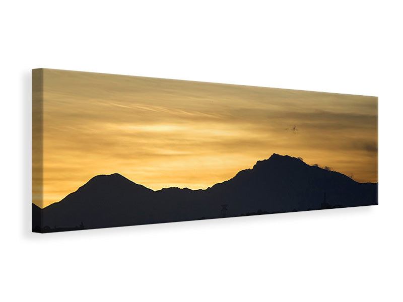 Leinwandbild Panorama Der Sonnenaufgang in den Bergen